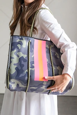 Neoprene Tote | Dark Camo Coral/Peach