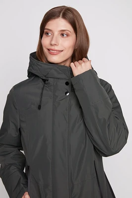 Polyfill jacket with removable hood