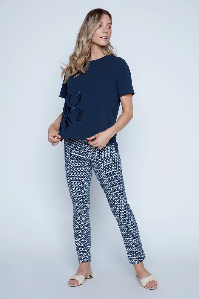 Le t-shirt brodé de fleurs