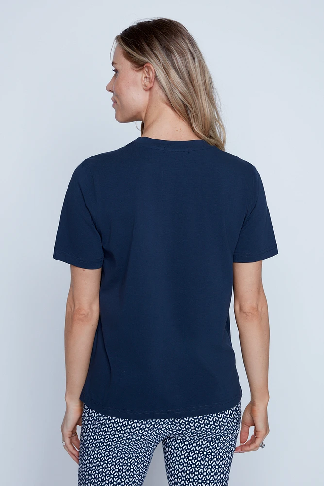 Le t-shirt brodé de fleurs