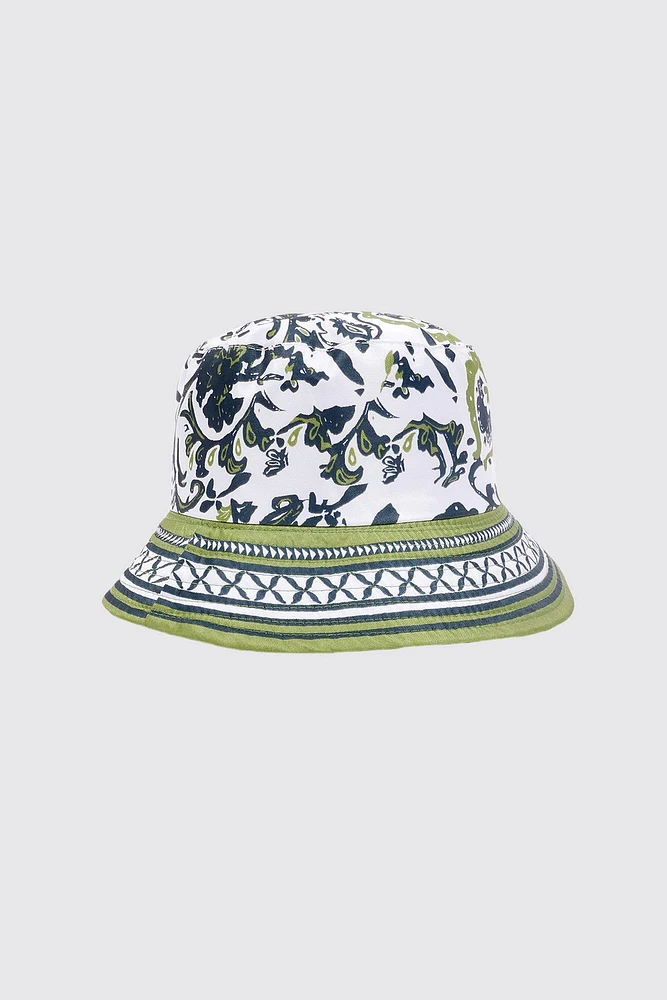 Le chapeau à imprimé cachemire