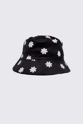 Le chapeau à imprimé marguerites