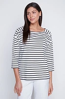 Le pull rayé col bateau