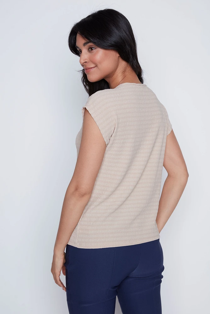 Bubble knit keyhole detail top