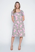 La robe d'été à imprimé animal et roses