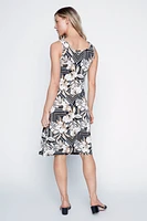 La robe d'été à imprimé floral abstrait