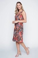 La robe d'été à imprimé serpent