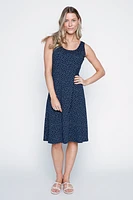 La robe d'été à mini pois