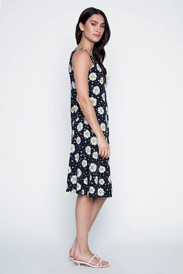 La robe d'été à imprimé marguerites et pois