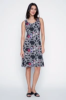 La robe d'été à imprimé floral abstrait