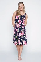 La robe d'été à imprimé floral abstrait