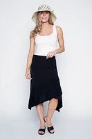 Solid asymmetric skirt