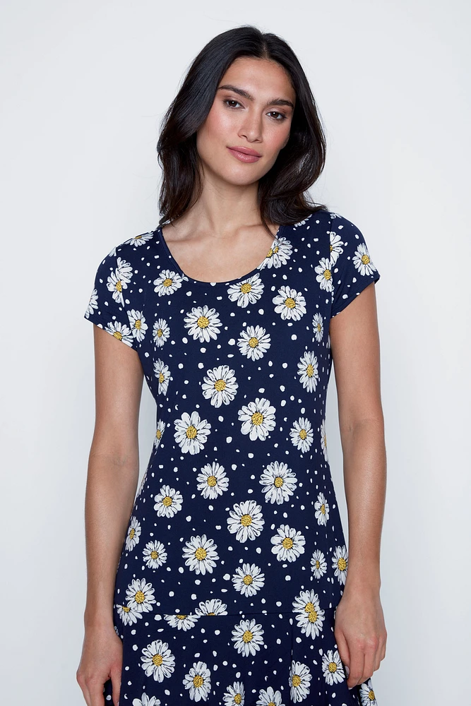 La robe à volants motif pois et marguerites