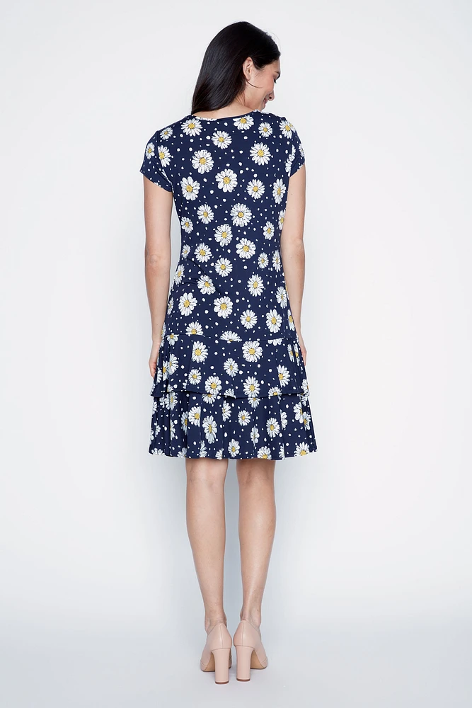 La robe à volants motif pois et marguerites