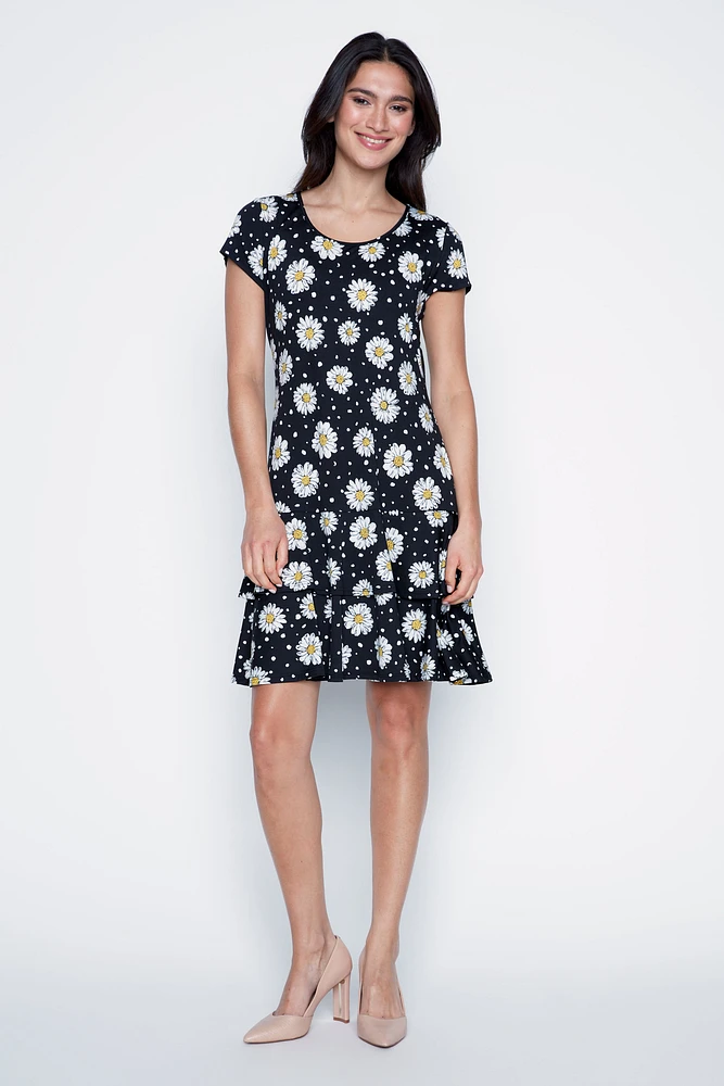 La robe à volants motif pois et marguerites