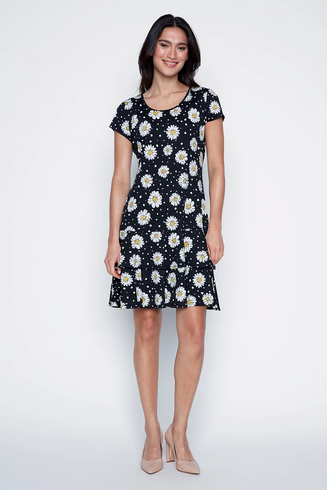 La robe à volants motif pois et marguerites