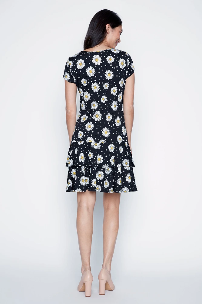La robe à volants motif pois et marguerites