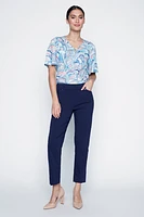 Pull on multi seam pant
