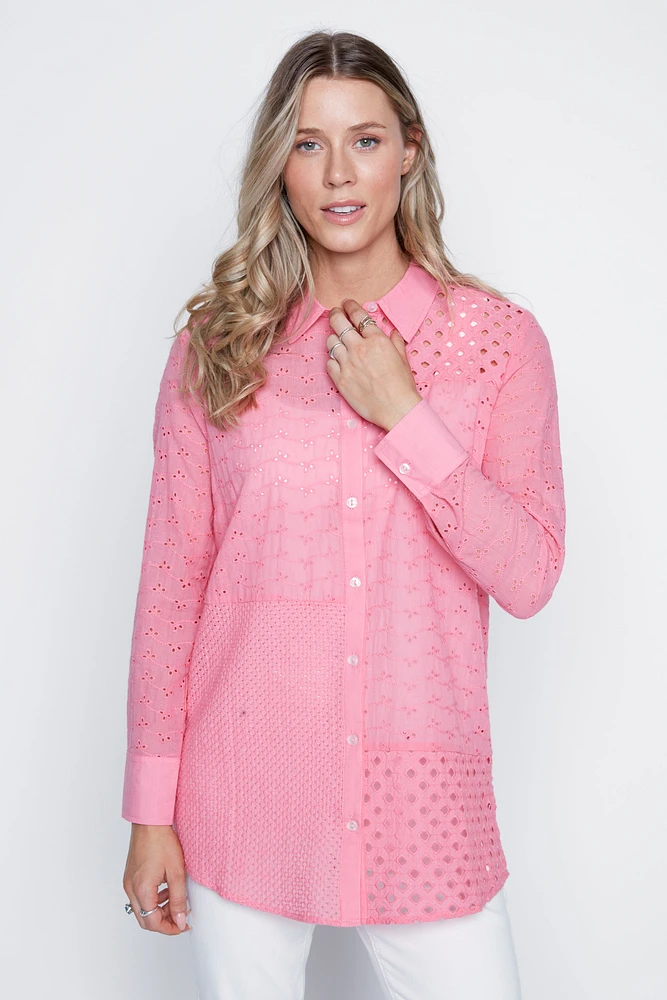 La blouse à œillets en coton