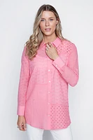La blouse à œillets en coton