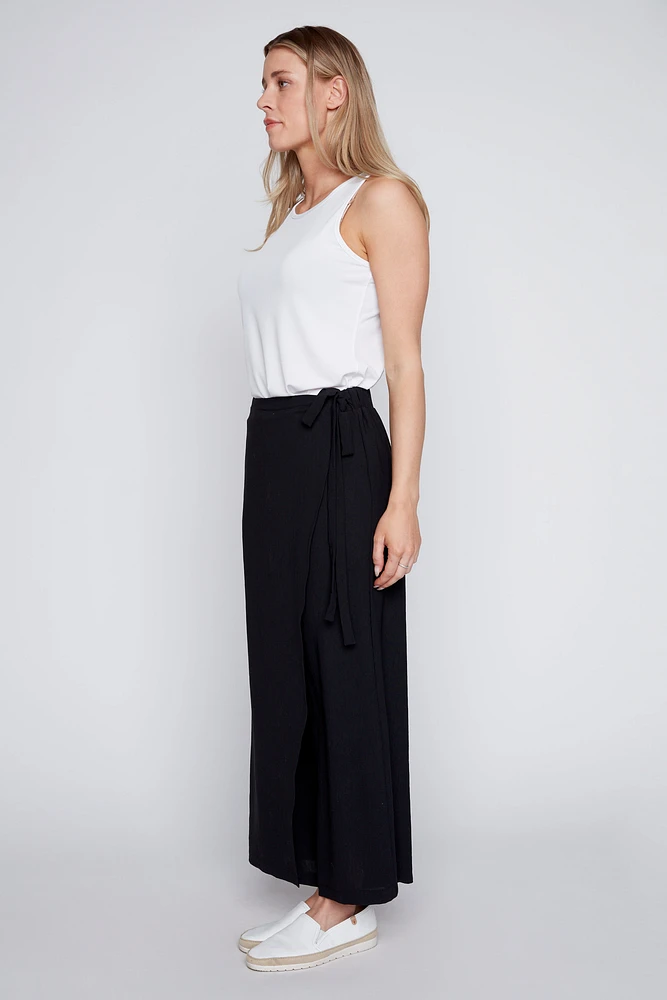 Wrap front capri