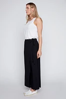 Wrap front capri