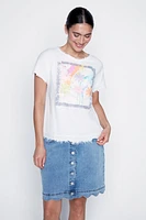 Le t-shirt en coton avec boîte à fleurs