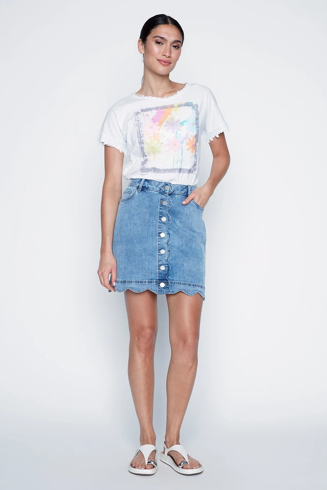 La jupe-short en jean à ourlet festonné