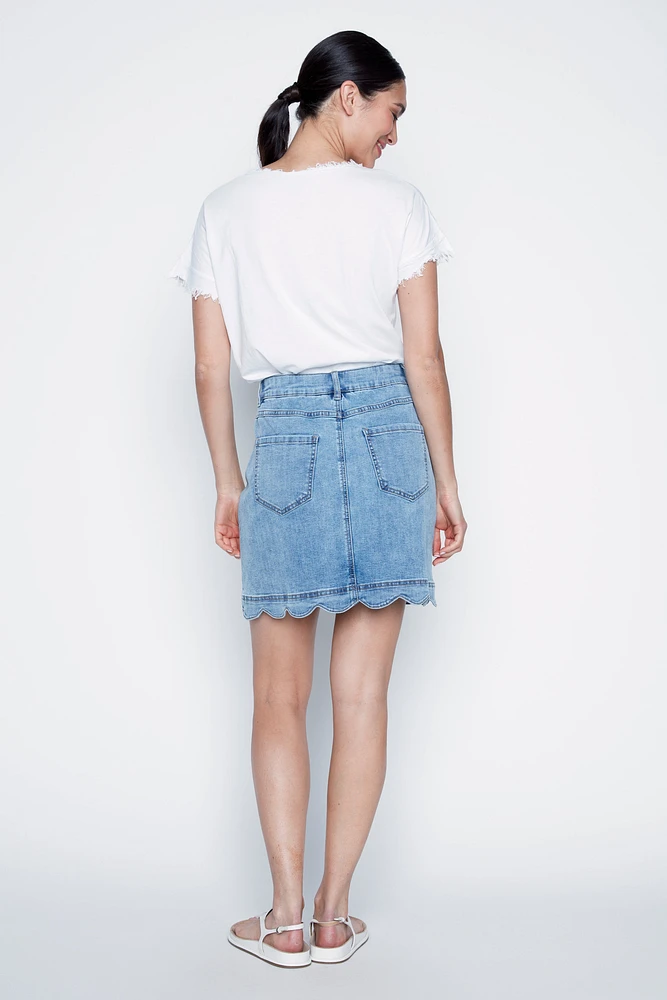 La jupe-short en jean à ourlet festonné