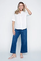 La blouse en coton brodé sur le devant