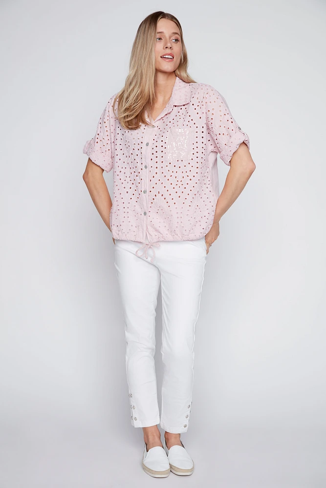 La blouse à œillets en coton