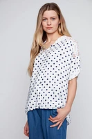 La blouse à imprimé pois