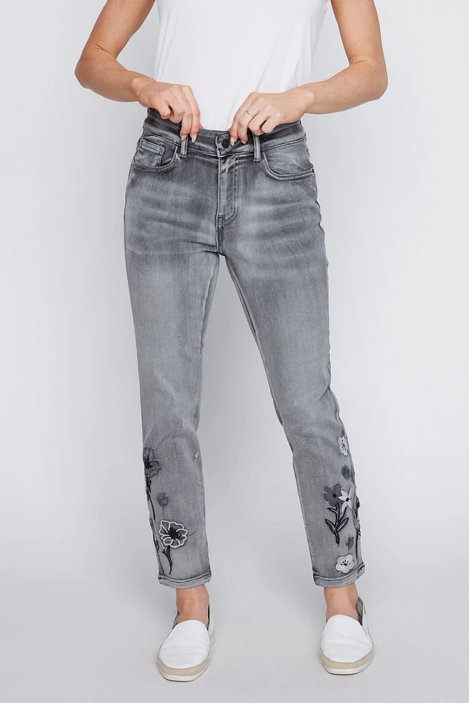 Slim leg floral embroidery hem jean