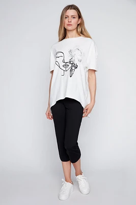 Le t-shirt en coton imprimé portrait
