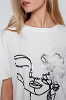 Le t-shirt en coton imprimé portrait