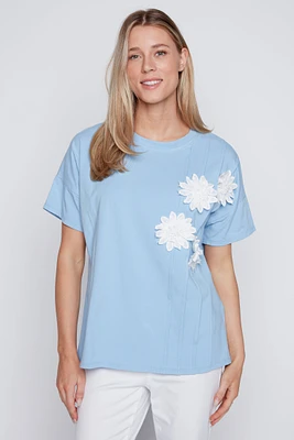 Le t-shirt fleurs au crochet