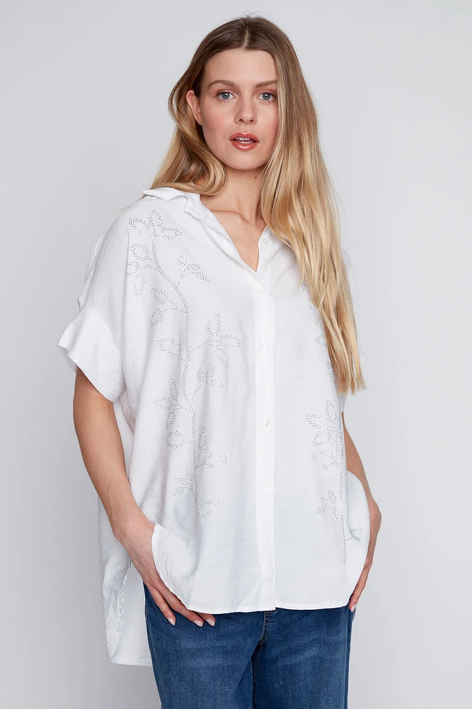 La blouse à détails strass