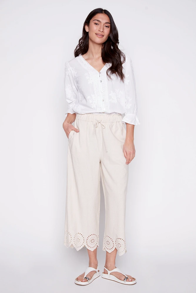 Eyelet hem capri