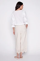 Eyelet hem capri