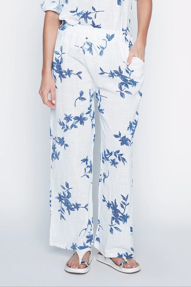 Le pantalon en coton à imprimé floral