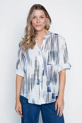 La blouse en gaze de coton à imprimé lignes abstraites