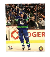 NHL 8x10 Player Photograph Applause Daniel Sedin Canucks