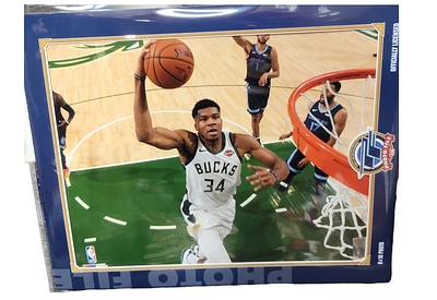 NBA 8x10 Player Photograph Dunk Giannis Antetokounmpo Bucks