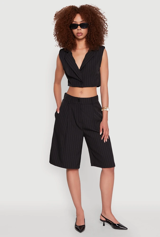Womens Pinstripe Pleated Bermuda Shorts, Black, Size M
