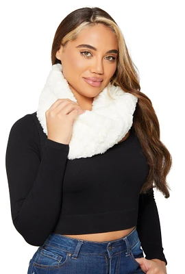 Womens Solid Faux Fur Scarf, White