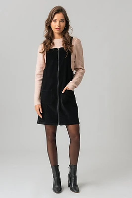 La robe salopette en corduroy