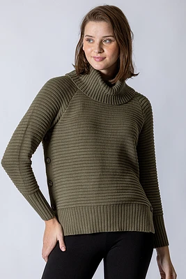Le chandail en tricot côtelé avec boutons