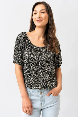 Le t-shirt floral manches bouffantes