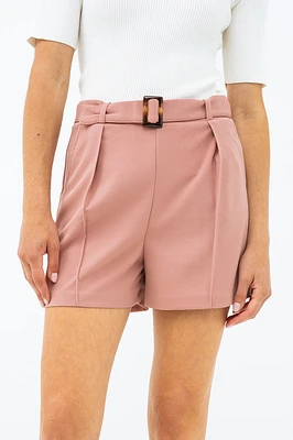 Le short chic à ceinture
