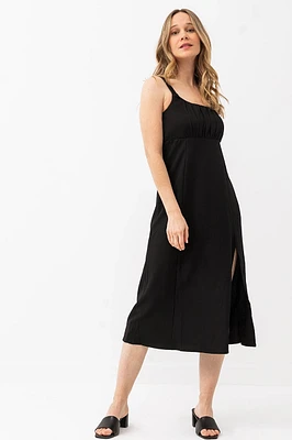 La robe unie à bretelles
